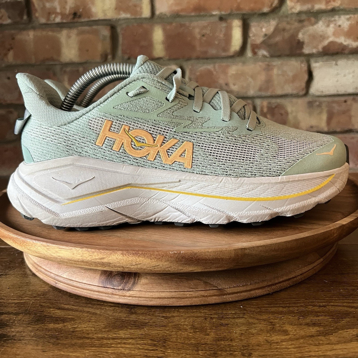 Hoka One One Challenger 8 Womens 7 Green Neutral Balanced Running Shoes Sneakers