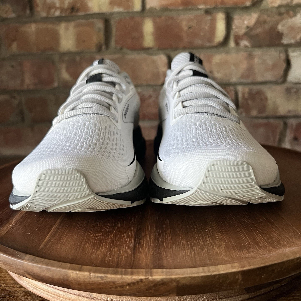 Brooks Trace 3 Womens 8.5 White Black White Neutral Balanced Cushion Shoes