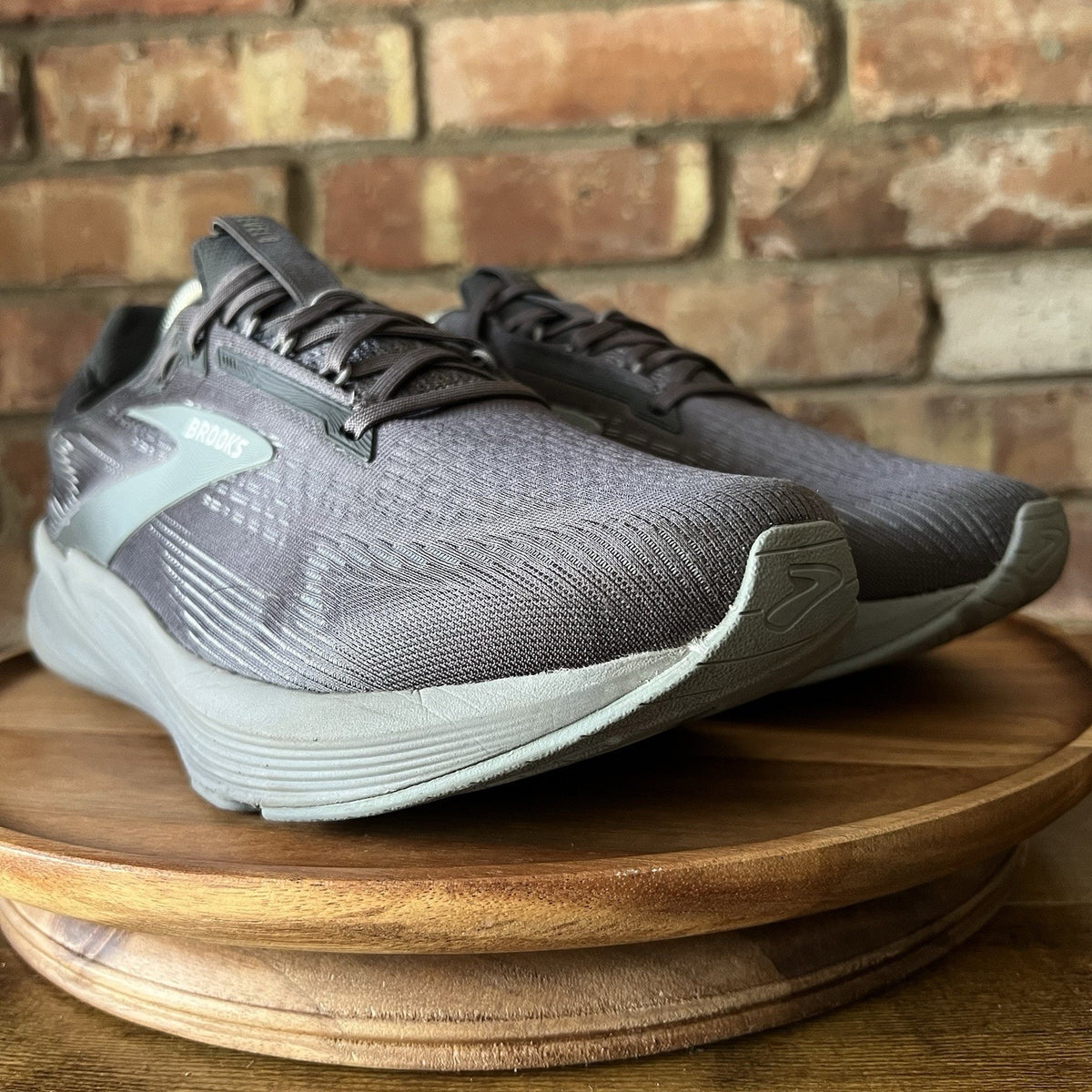 Brooks Revel 8 Men's Gray Mesh Trainer Cushioned Running Shoes Sneakers 11 2E