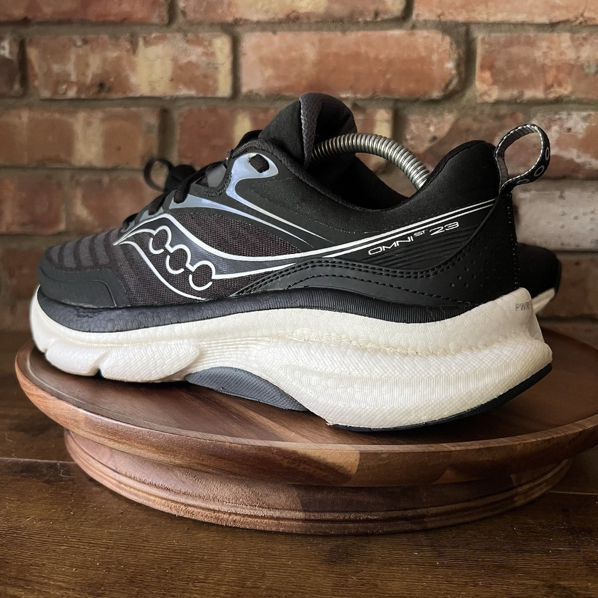 Saucony Omni ST 23 Suppotive Mens 9.5 Black Sliver Road Running Shoes Sneakers