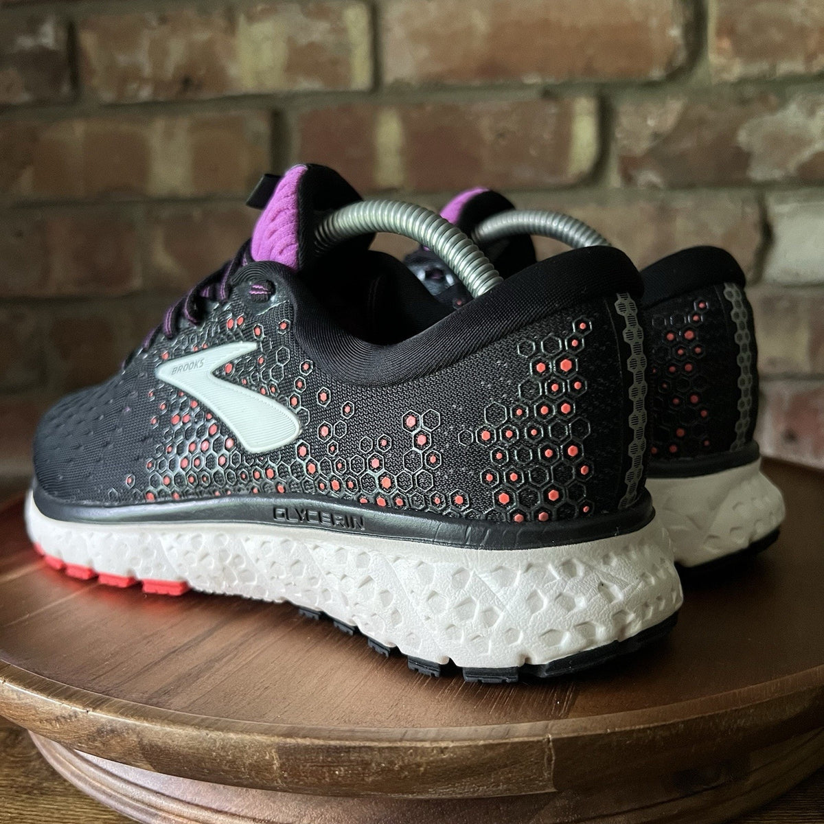 Brooks Glycerin 17 Cushion Black Fiery Coral Running Shoes Sneakers Womens 7 W