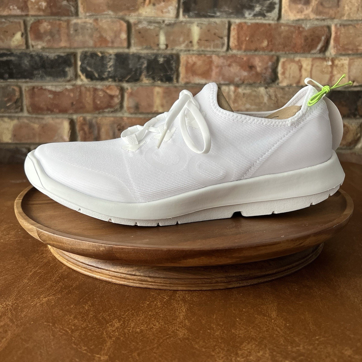 OOFOS Men's 9.5 OOmg Sport LS Low Recovery Supportive Cushion Knitted Shoe White
