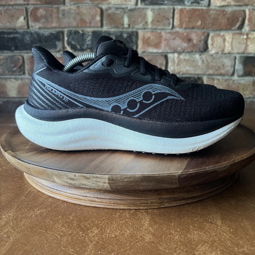 Saucony Triumph 23 Women's 7 Max Cushion Neutral Road Running Shoes Sneakers