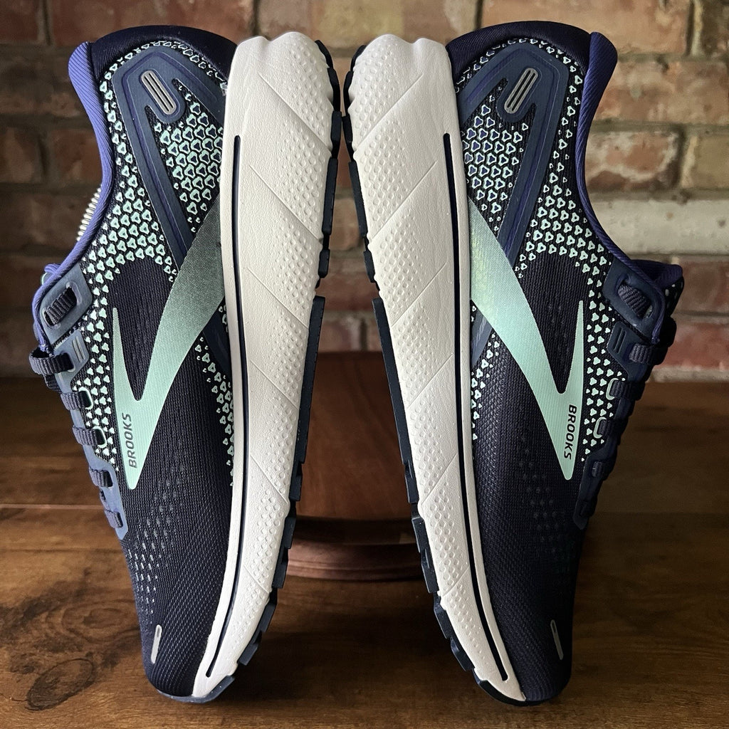 Brooks Ghost 14 Womans 9.5 Neutral Cushion Running Navy White Sneakers Shoes