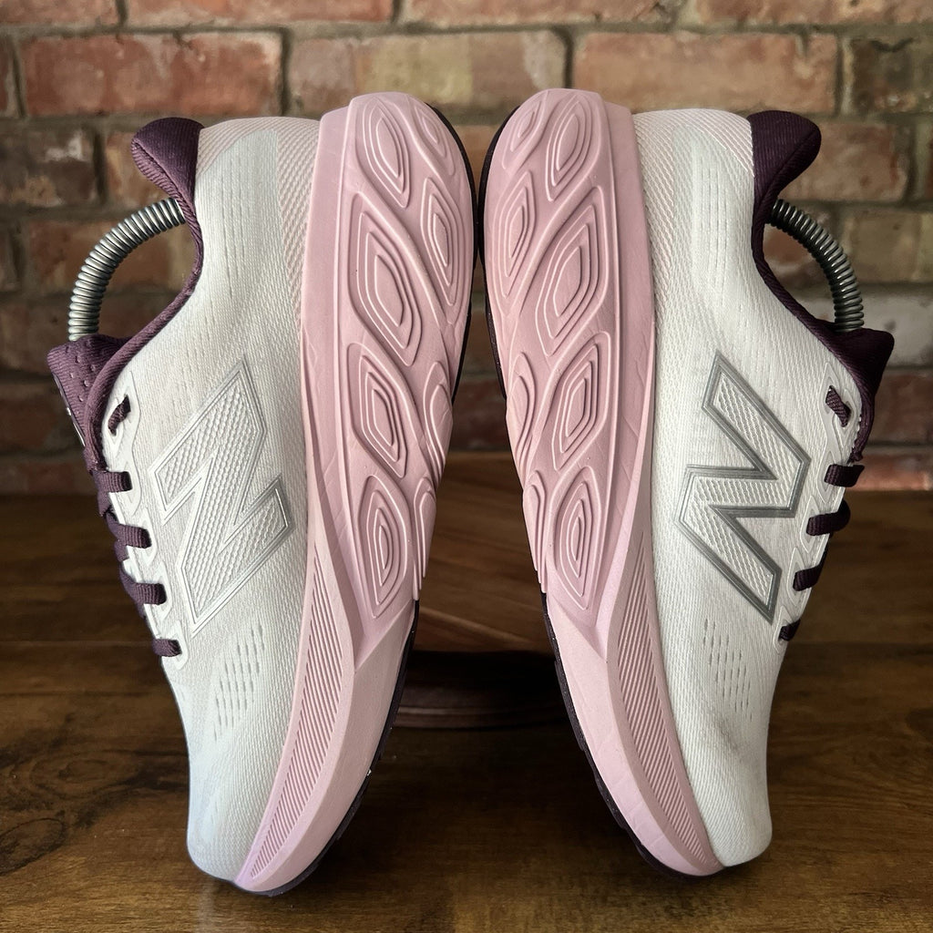 New Balance Fresh Foam X 880 v15 Womens 6.5 Pink White Running Shoes Sneakers