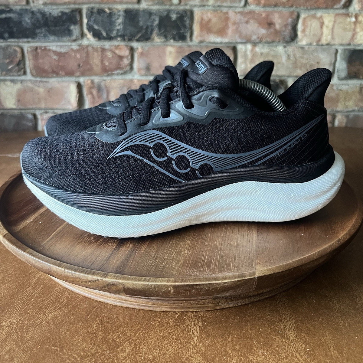 Saucony Triumph 23 Women's 7 Max Cushion Neutral Road Running Shoes Sneakers