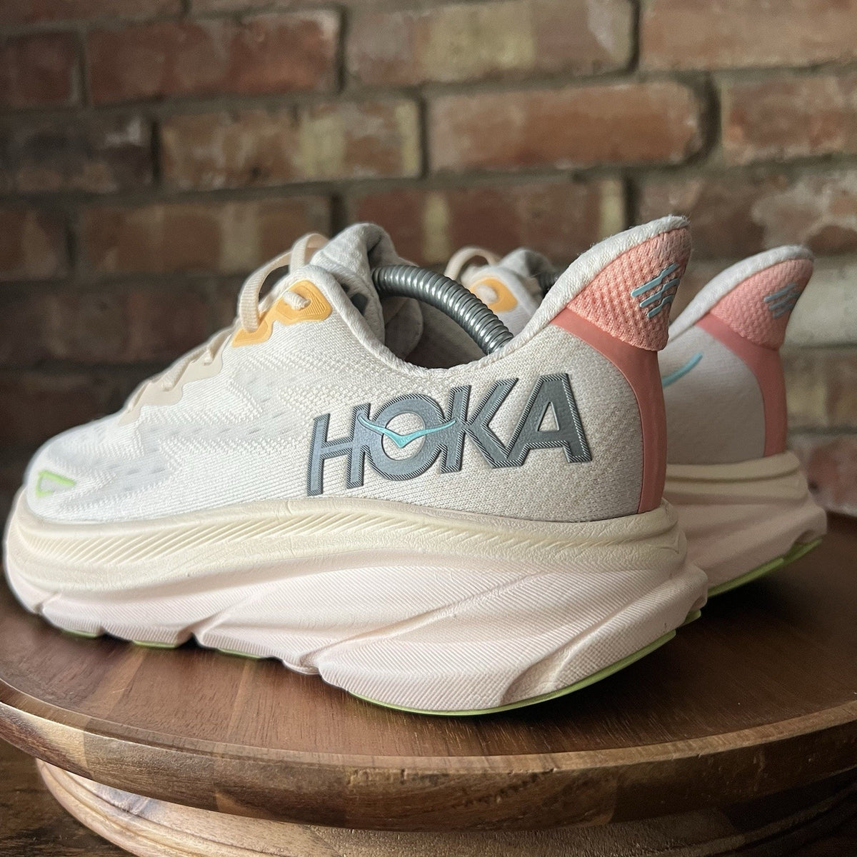 Hoka One One Clifton 9 Women's 7 Max Cushion Vanilla Running Shoes Sneakers