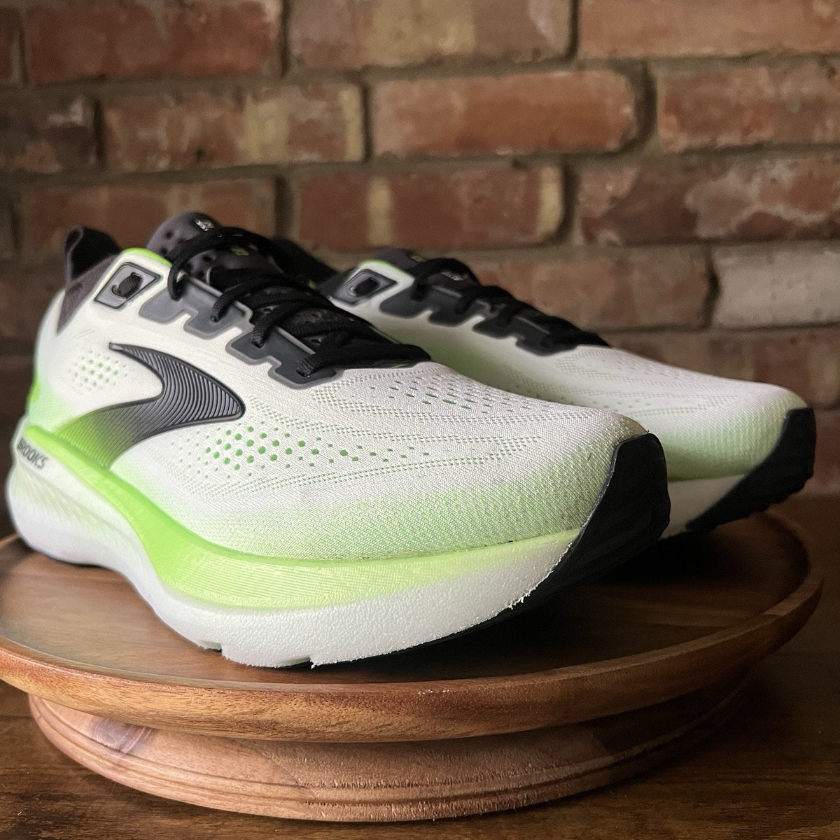 Brooks Glycerin 23 Plush Cushion Men’s 12.5 White Green Running Shoes Sneakers