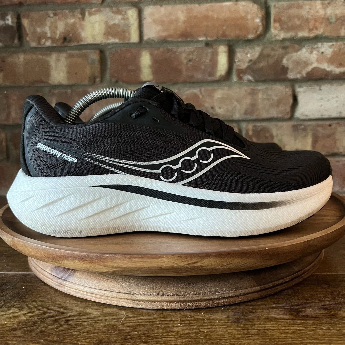 Saucony Ride 18 Women's 8 Plush Cushion Black Neutral Running Shoes Sneakers
