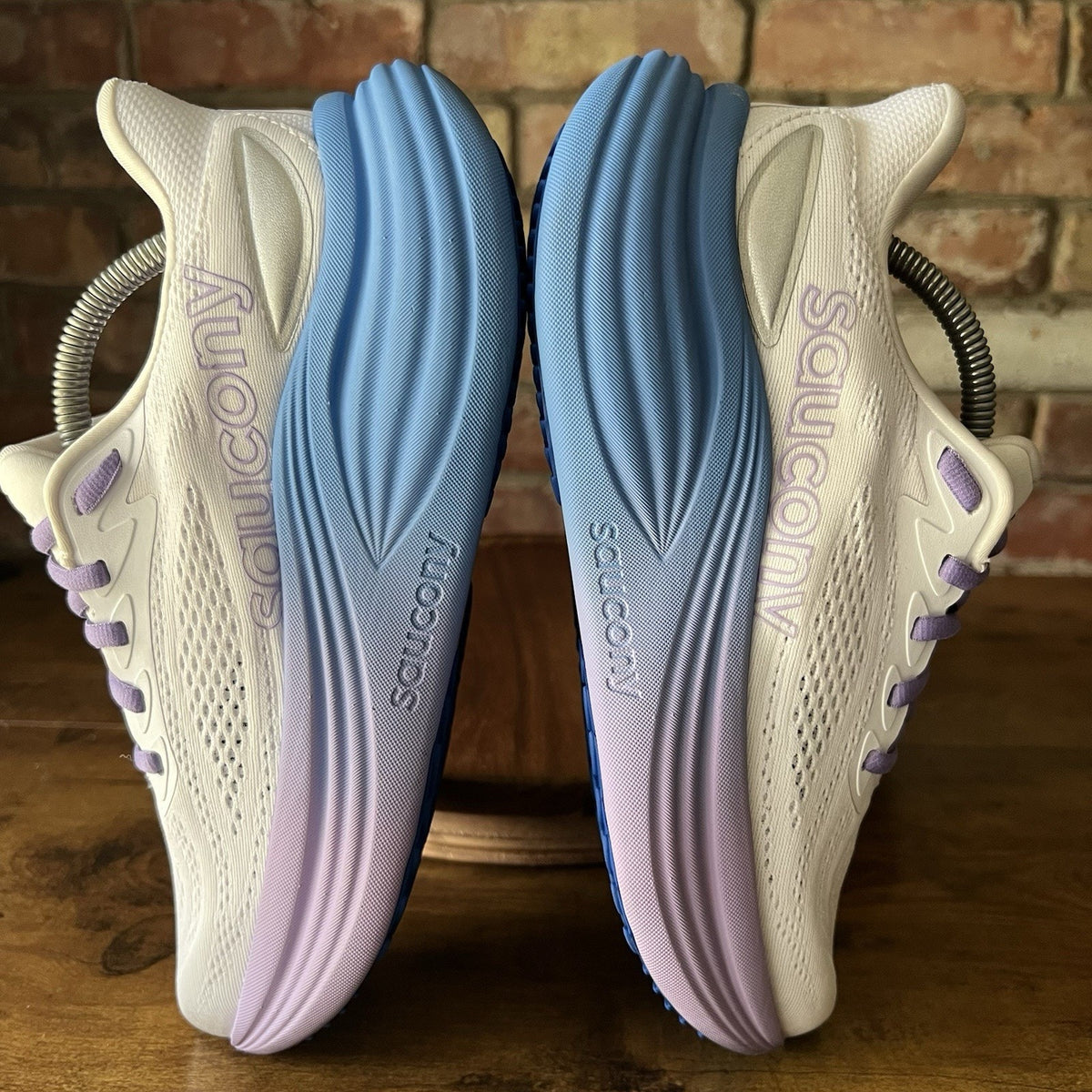 Saucony Triumph 24 Women's Size 7 Blue Max Cushioned Running Shoes Sneakers
