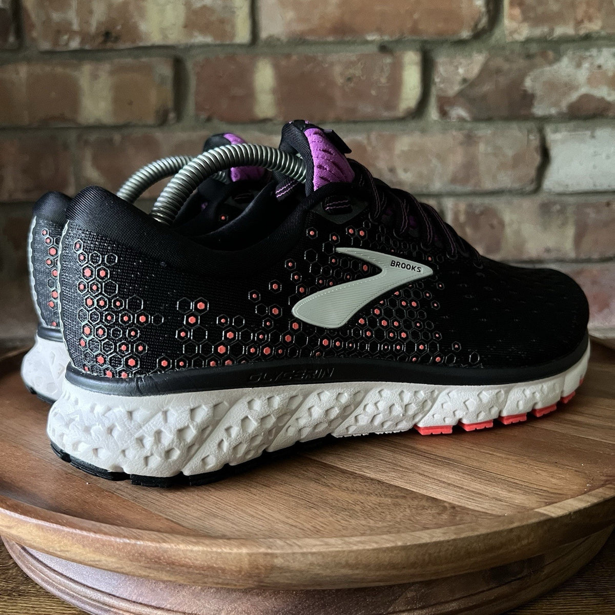 Brooks Glycerin 17 Cushion Black Fiery Coral Running Shoes Sneakers Womens 7 W