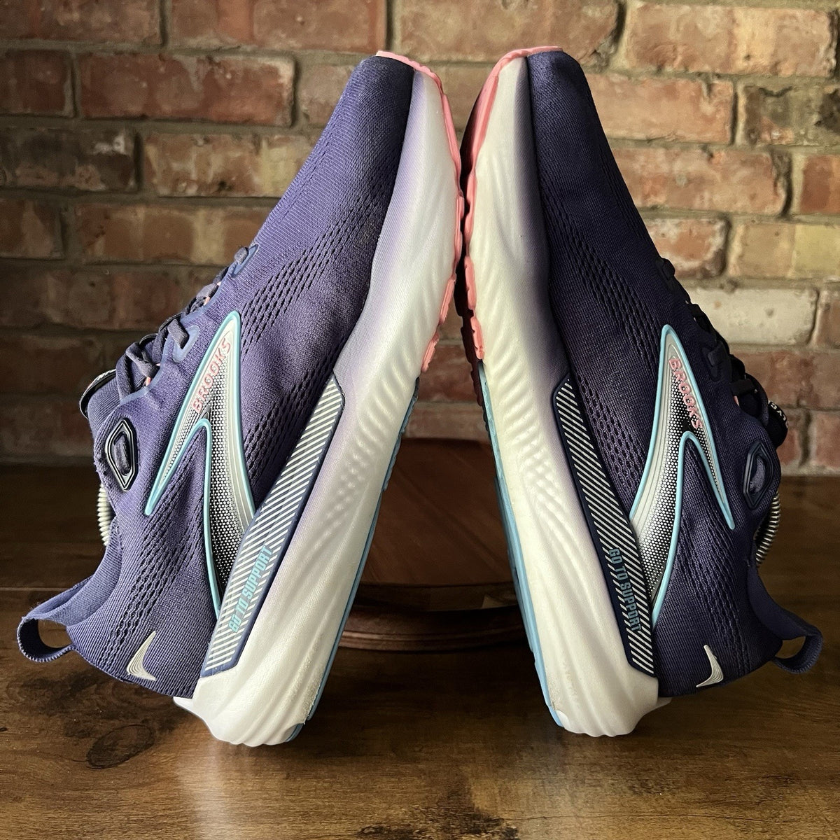 Brooks Glycerin 22 GTS Supportive Womens 12 EE Cushion Blue Pink Shoes Sneakers