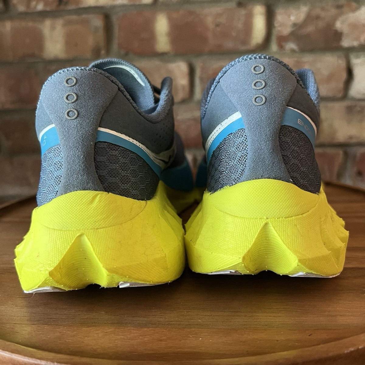 Saucony Endorphin Pro 4 Womens Size 8 Blue Yellow Race Running Shoes Sneakers