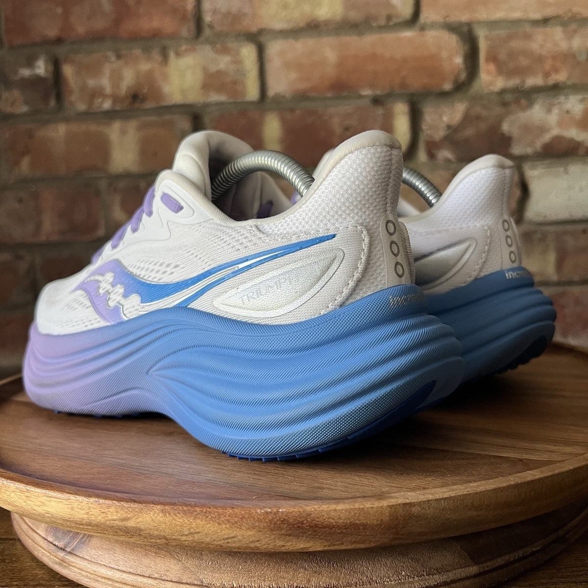 Saucony Triumph 24 Women's Size 7 Blue Max Cushioned Running Shoes Sneakers