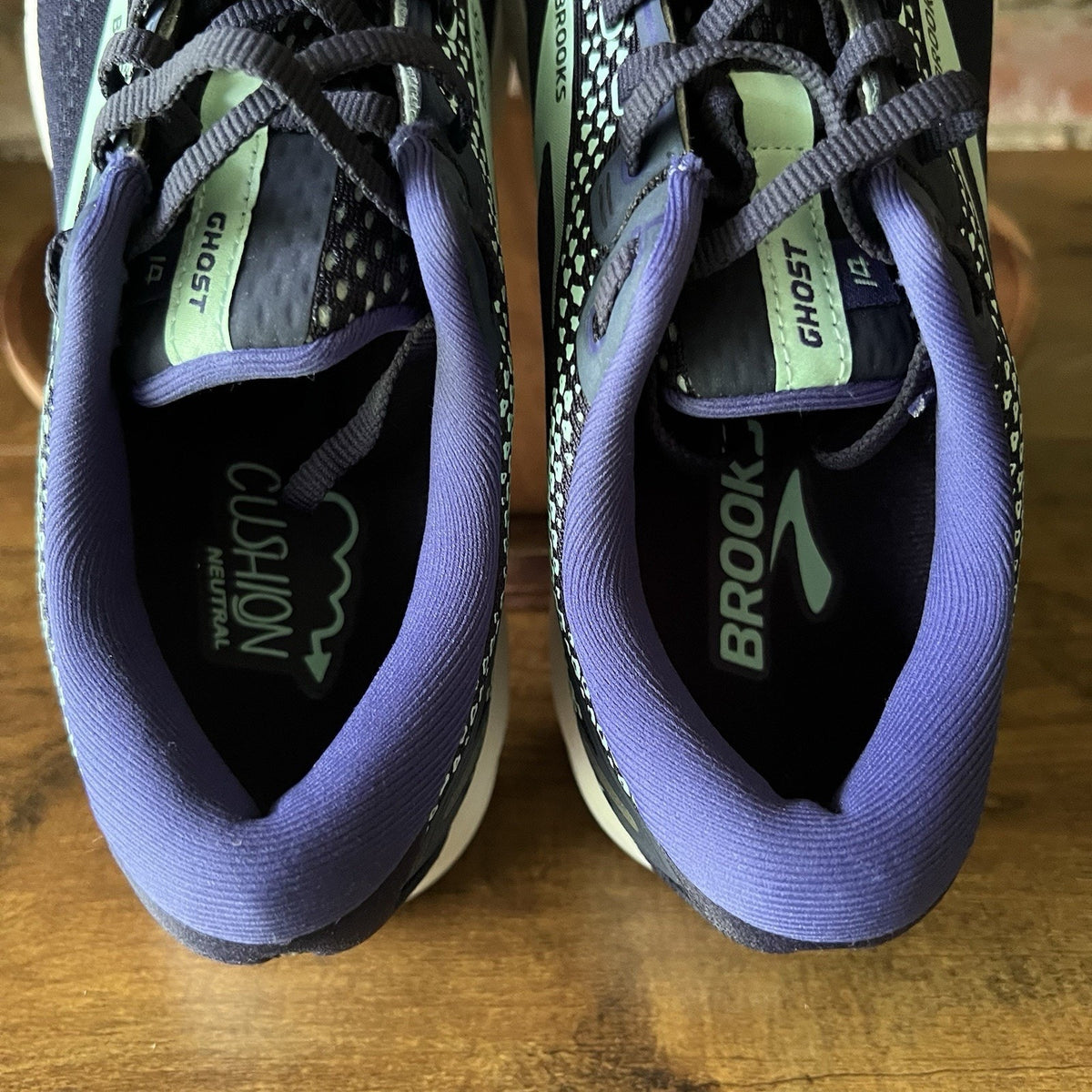Brooks Ghost 14 Womans 9.5 Neutral Cushion Running Navy White Sneakers Shoes