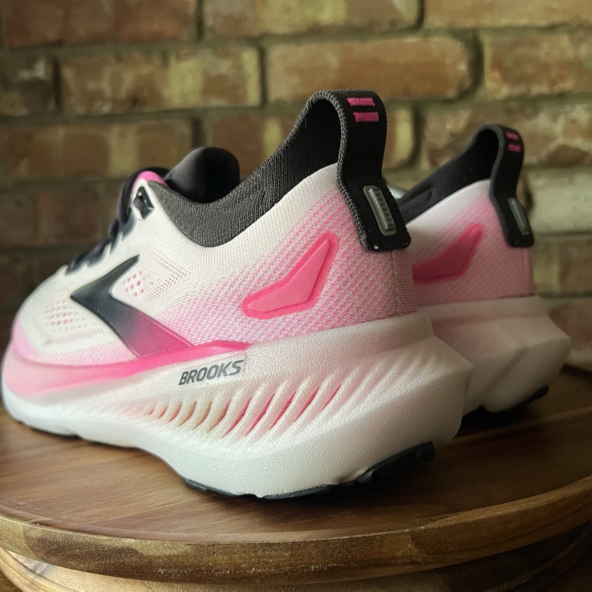 Brooks Glycerin 23 White Pink Max Cushion Women's 9.5 Neutral Running Shoes