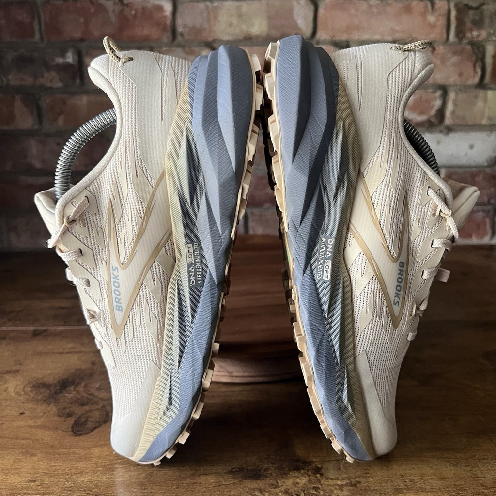 Brooks Cascadia 19 Tan Neural Balanced Cushion Trail Womens 8.5 Running Shoes