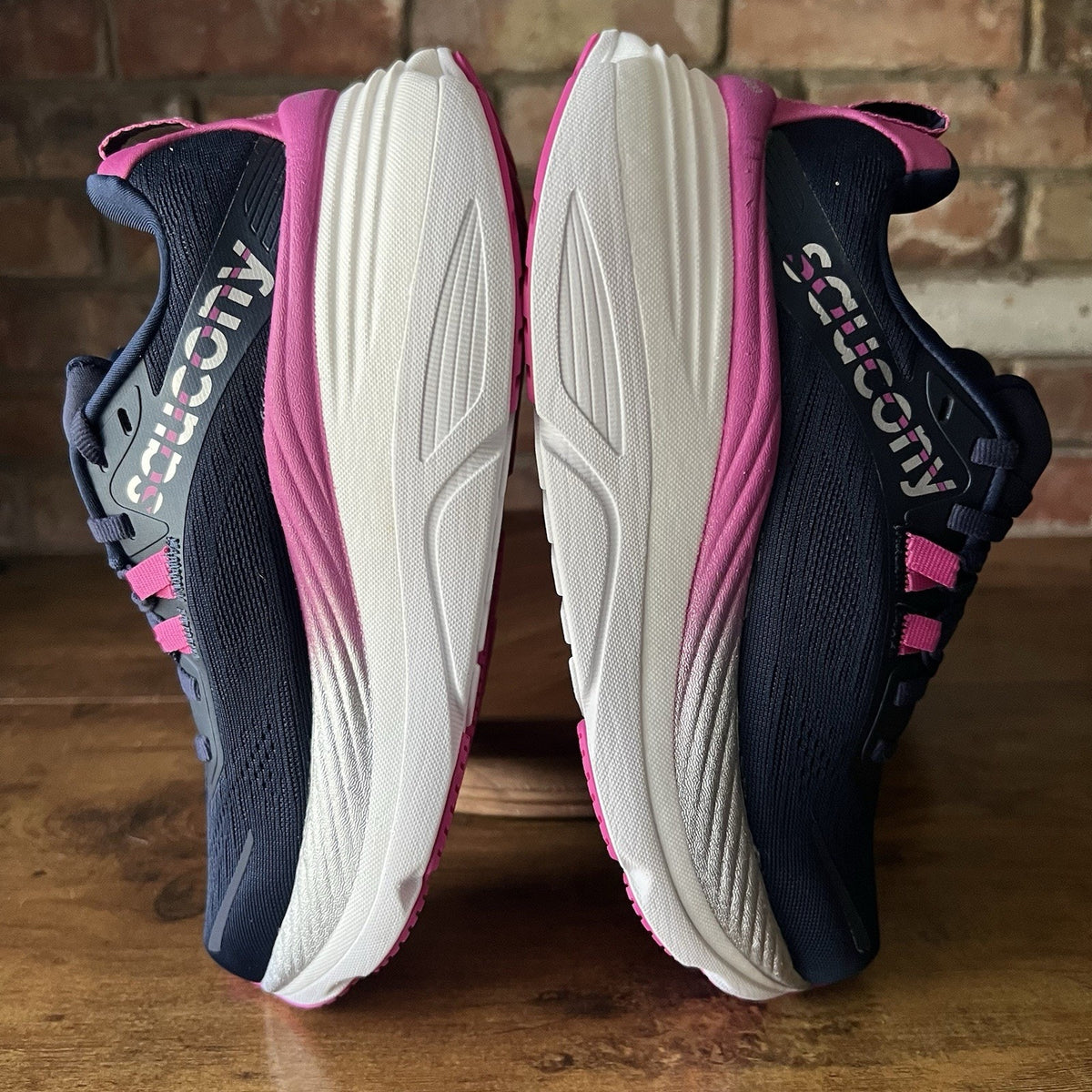 Saucony Hurricane 24 Stability Max Cushion Pink Blue Running Shoes Women's 5