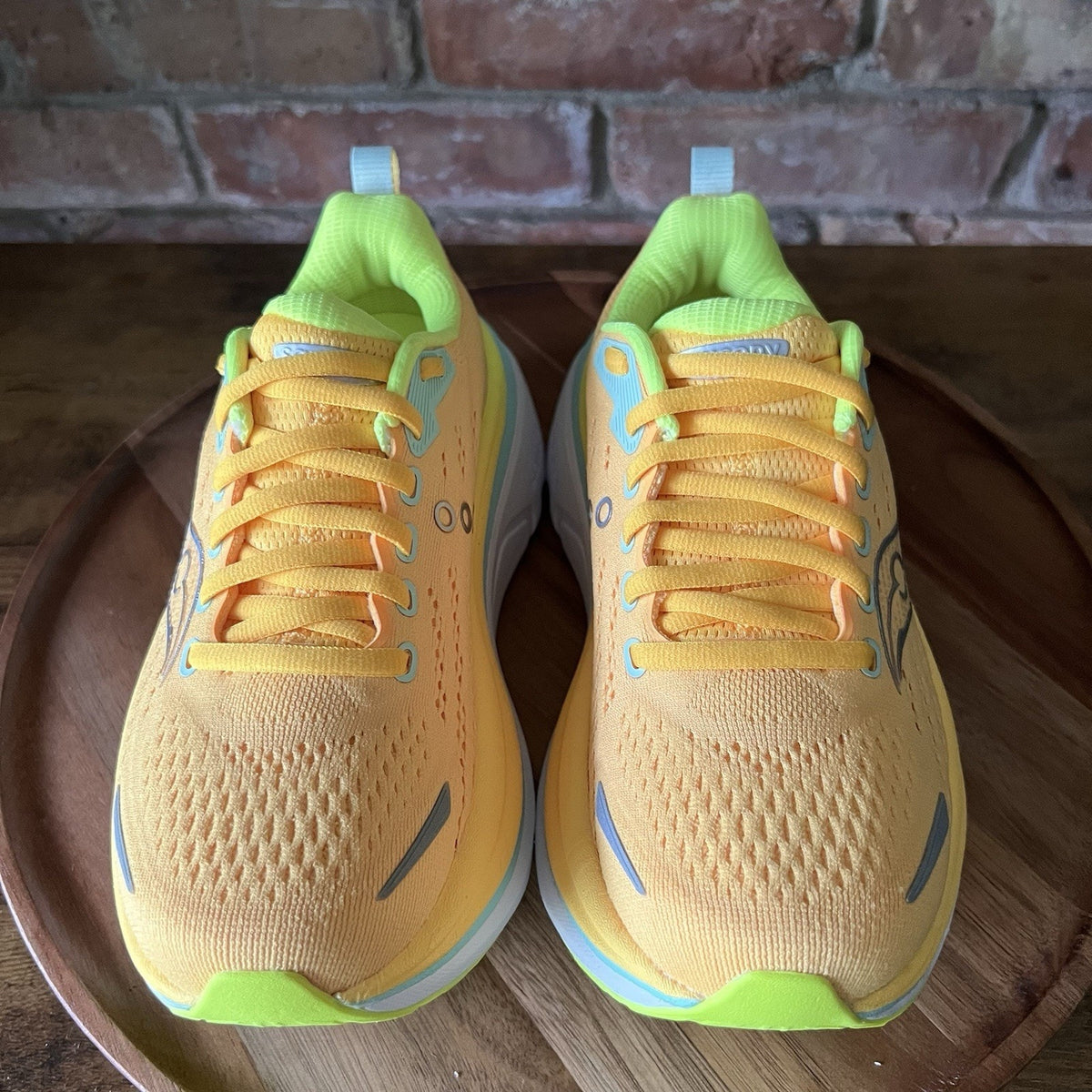 Saucony Hurricane 25 Stability Max Cushion Sunrise Citron Running Shoes Womens 5