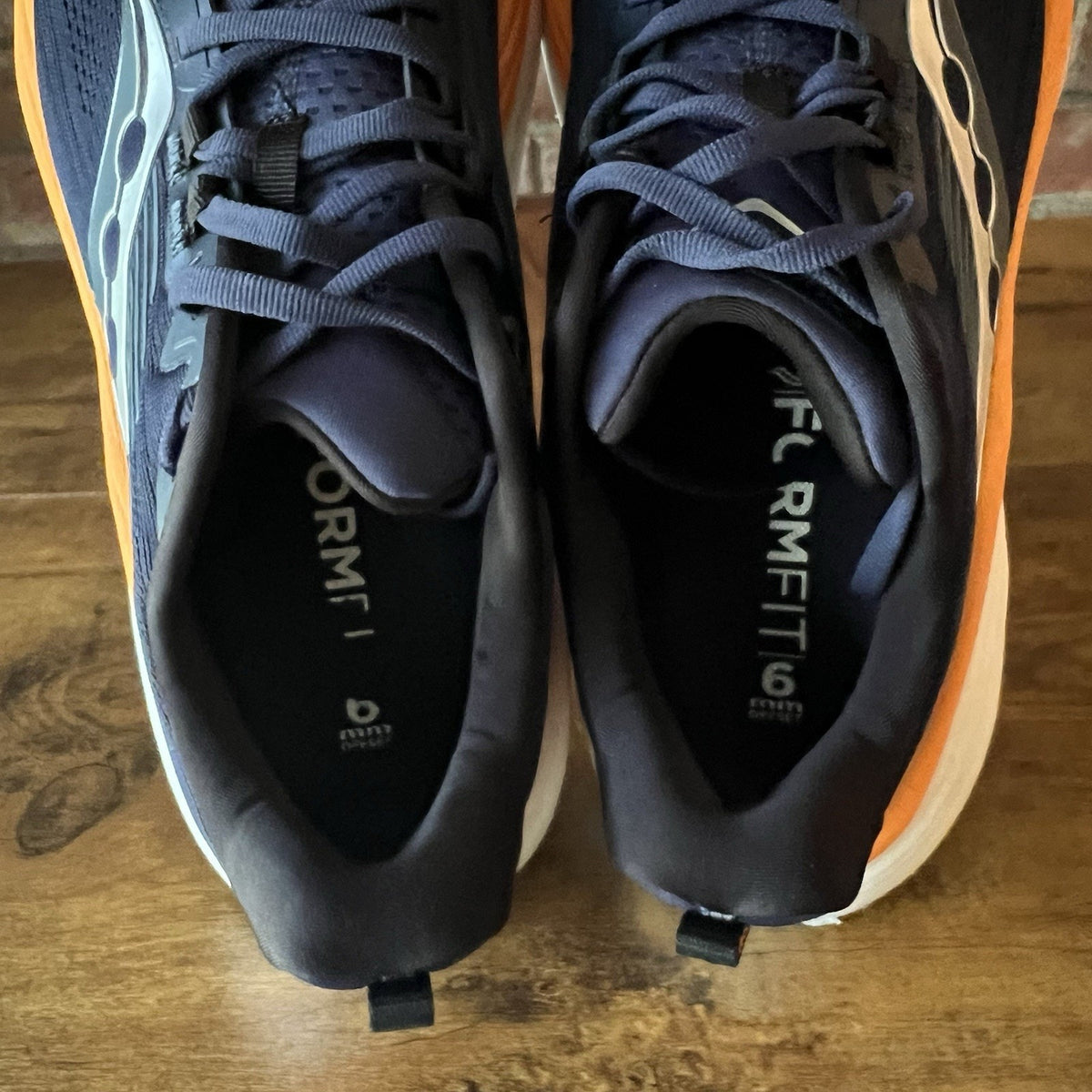 Saucony Hurricane 24 Max Cushion Stability Mens 11.5 Navy Running Shoes Sneakers