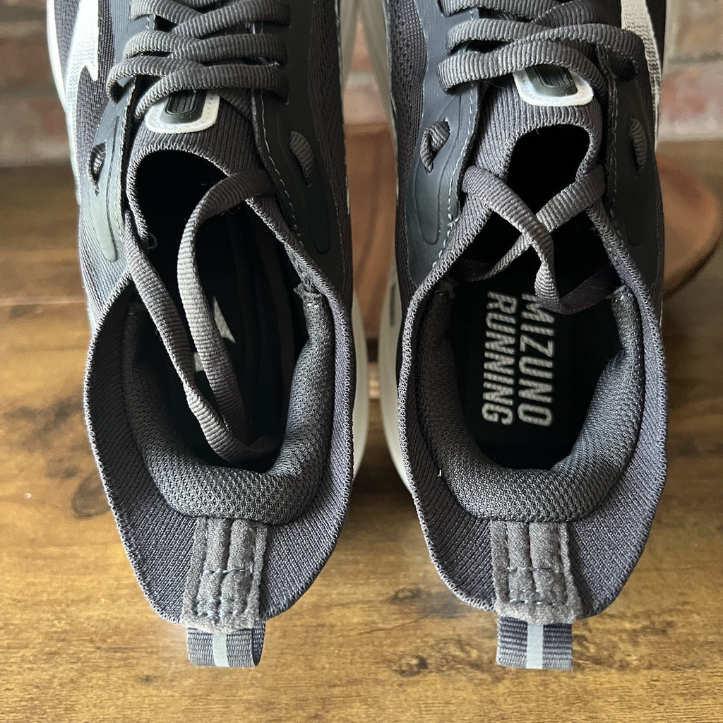 Mizuno Neo Zen Womens Size 10 Black Max Cushion Running Shoes Sneakers