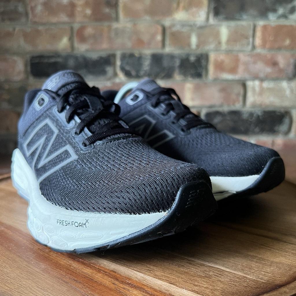 New Balance Fresh Foam X 860v14 Black White Cushioned Women's 6.5 Shoes Sneakers