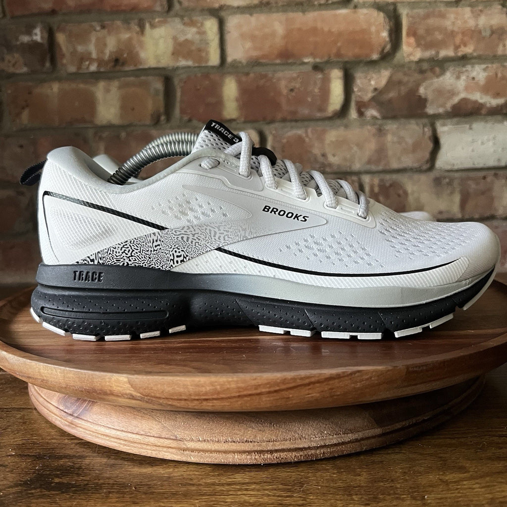 Brooks Trace 3 Womens 8.5 White Black White Neutral Balanced Cushion Shoes