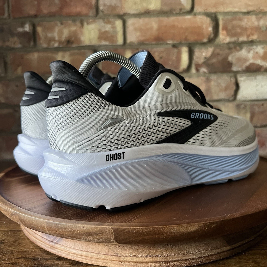 Brooks Ghost 18 Mens 8.5 White Black Neutral Balance Cushion Running Shoes