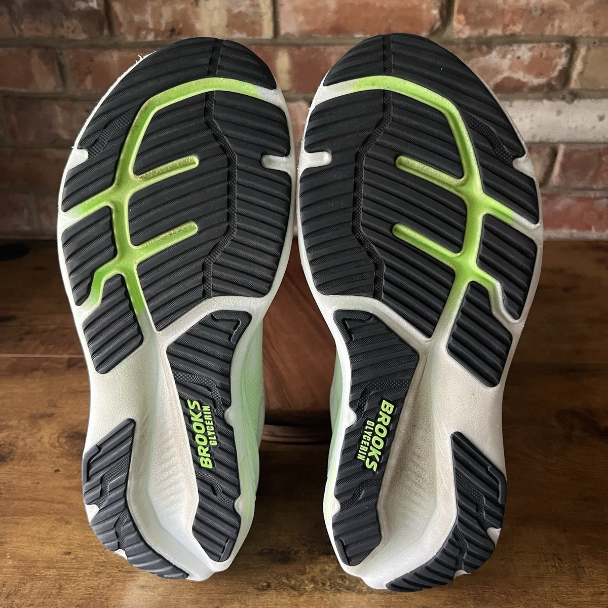 Brooks Glycerin 23 Plush Cushion Men’s 12.5 White Green Running Shoes Sneakers