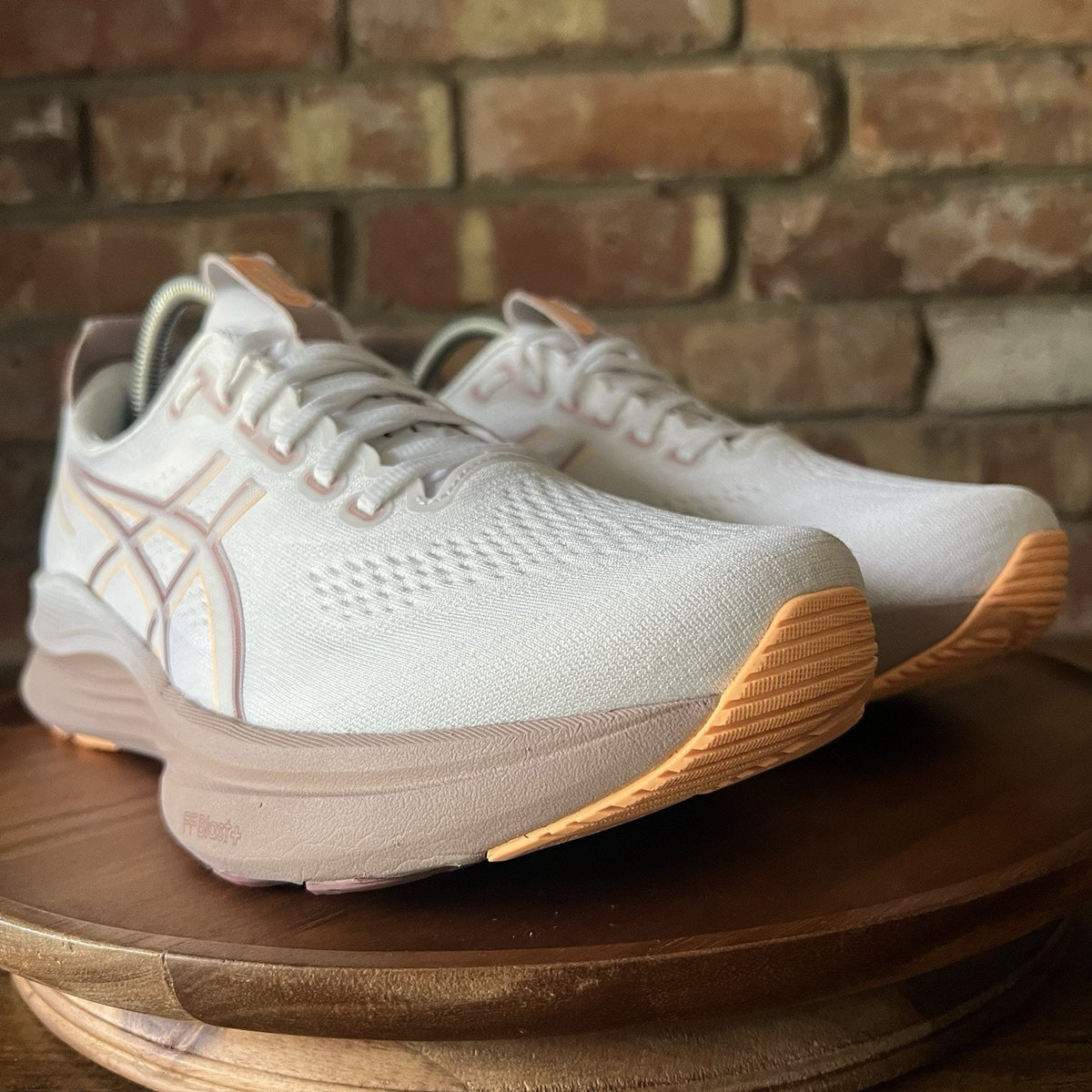 Asics Gel-Kayano 32 Stability Max Cushion Women's 9.5 White Taupe Running Shoes