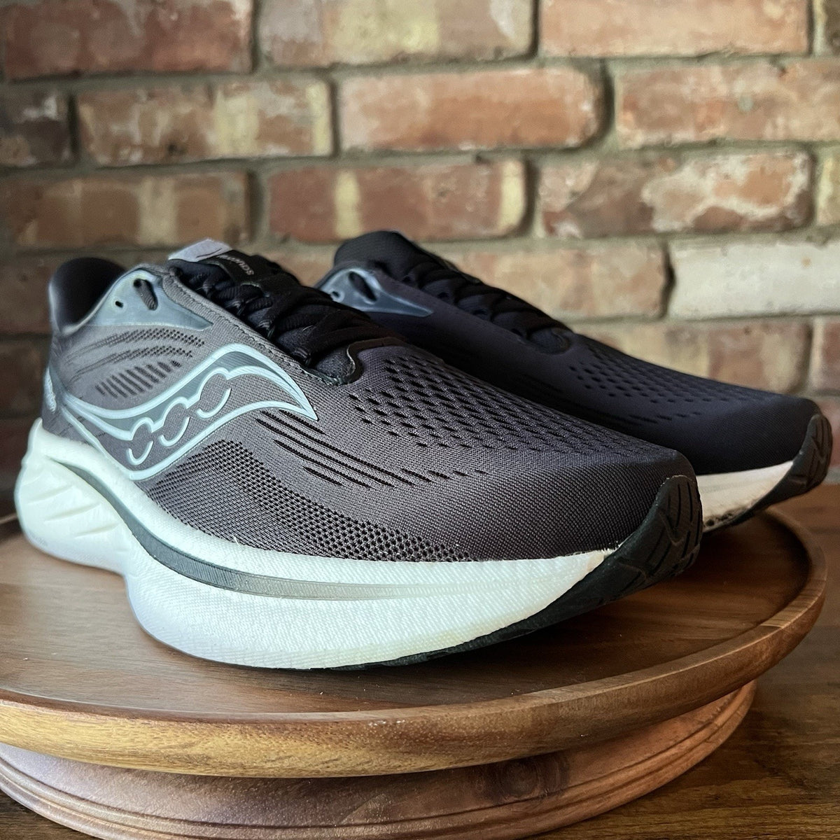 Saucony Ride 18 Mens 11.5 Black Neutral Mid Cushion Running Shoes Sneakers