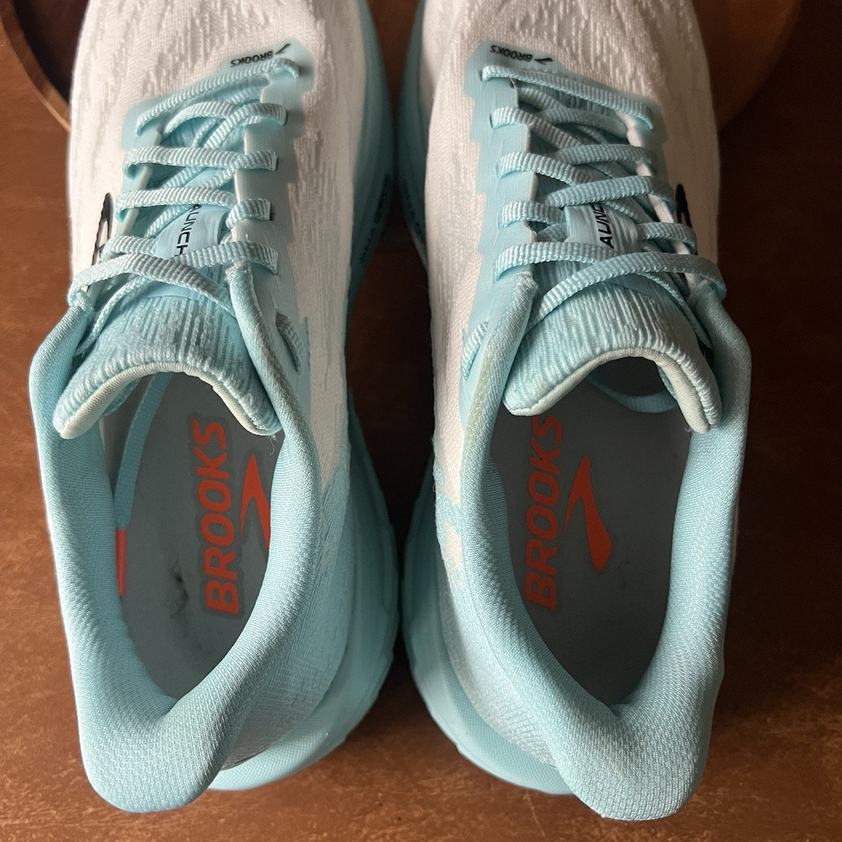 Brooks Launch 11 Men's 9 White Blue Daily Road Running Walking Shoes Sneakers
