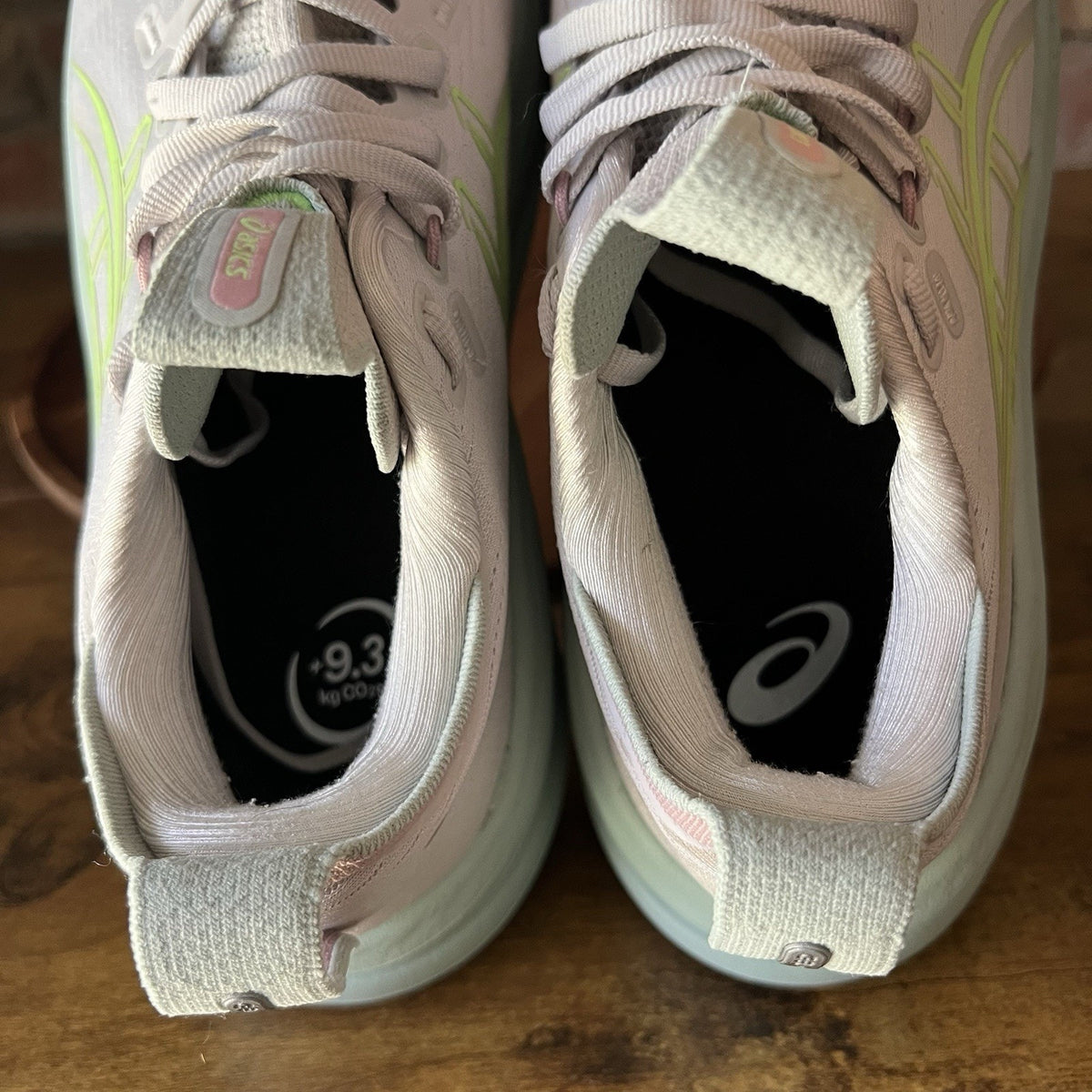 Asics Gel-Nimbus 28 Max Cushion Womens 7 Cream Green Running Shoes Sneakers