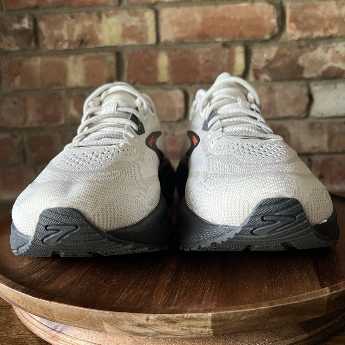 Brooks Ghost 18 Coconut Neutral Balanced Cushion Running Men's 9.5 2E Shoes