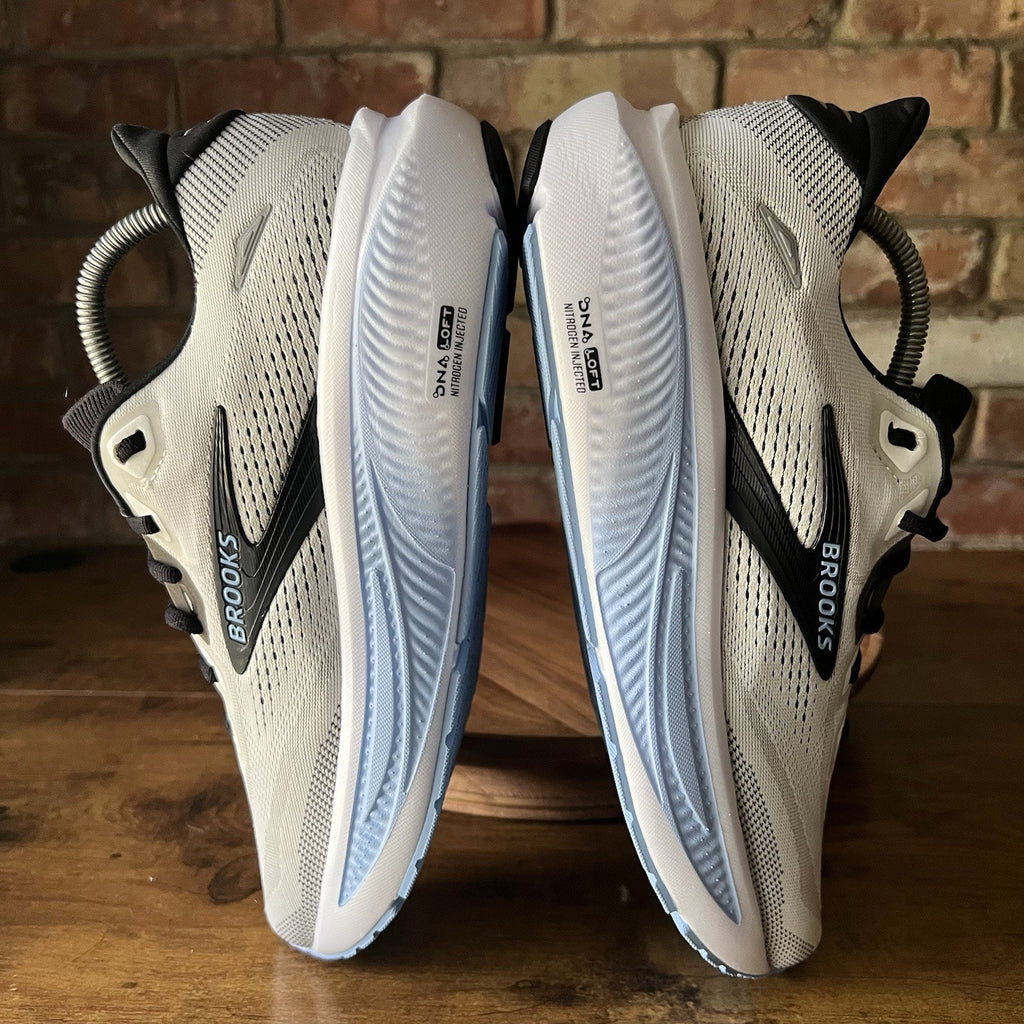 Brooks Ghost 18 Mens 8.5 White Black Neutral Balance Cushion Running Shoes