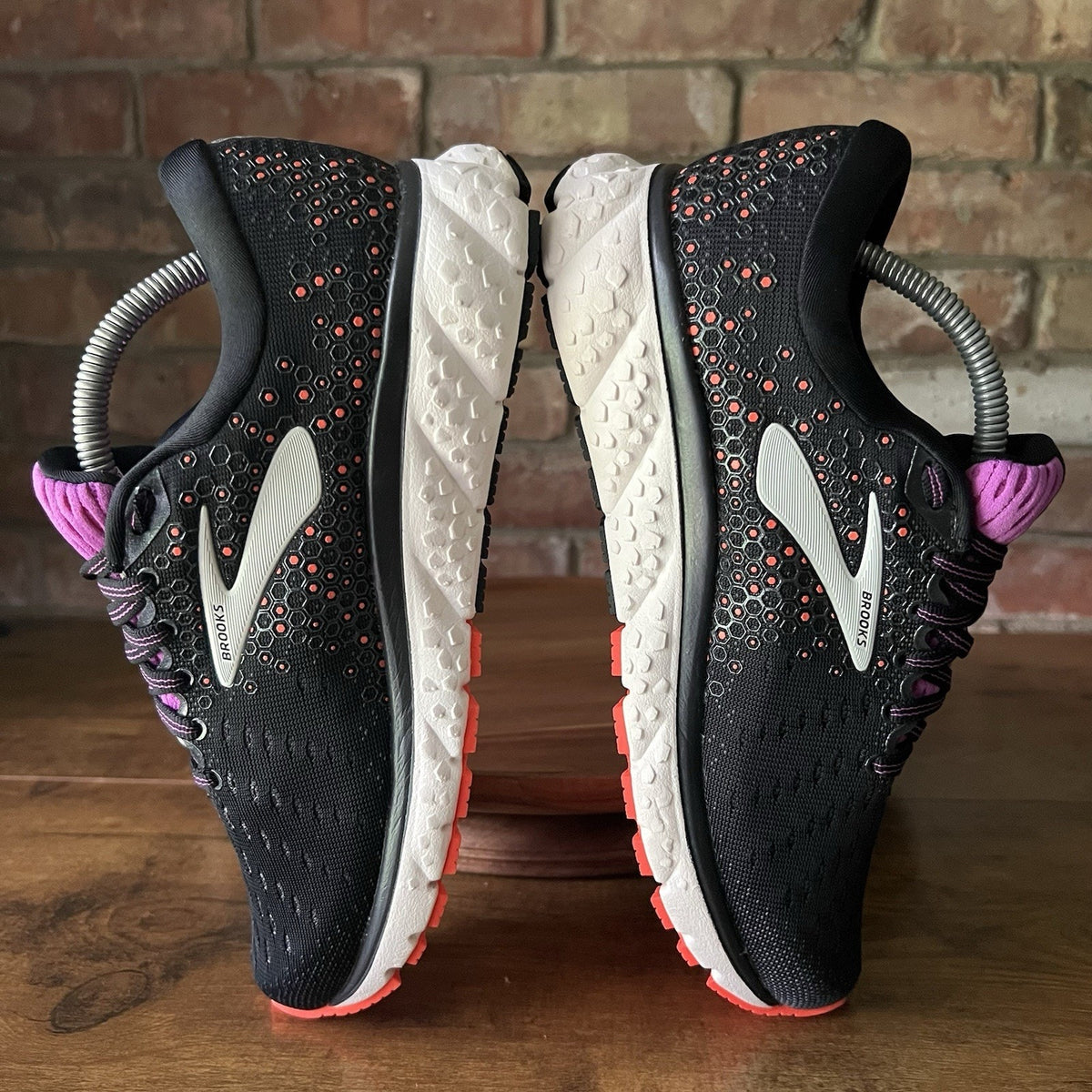 Brooks Glycerin 17 Cushion Black Fiery Coral Running Shoes Sneakers Womens 7 W