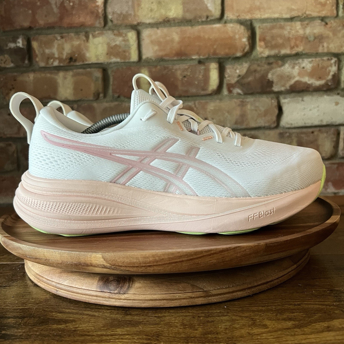 ASICS GEL PULSE 17 Neutral Balanced Running Women's 9.5 White Pink Shoes