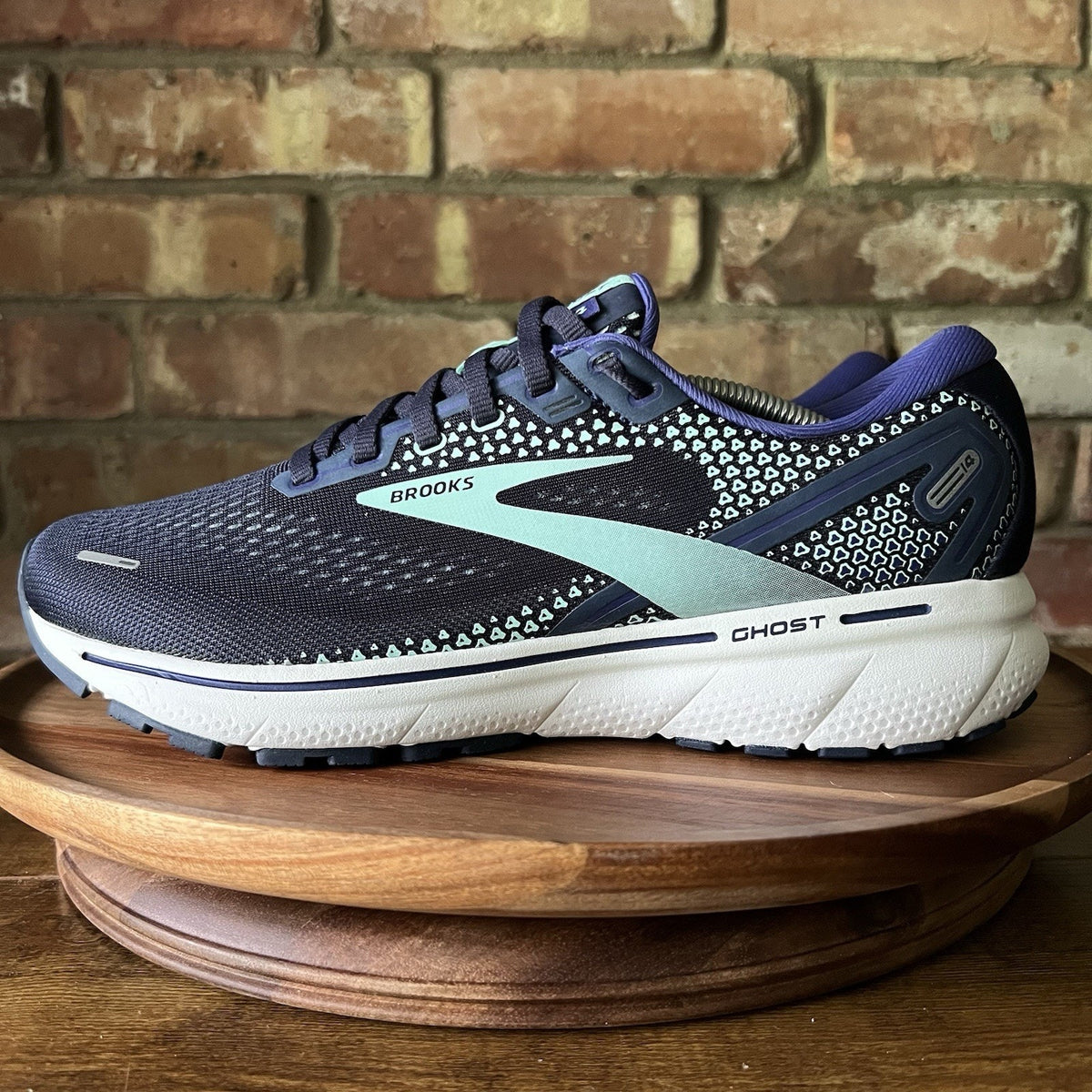 Brooks Ghost 14 Womans 9.5 Neutral Cushion Running Navy White Sneakers Shoes