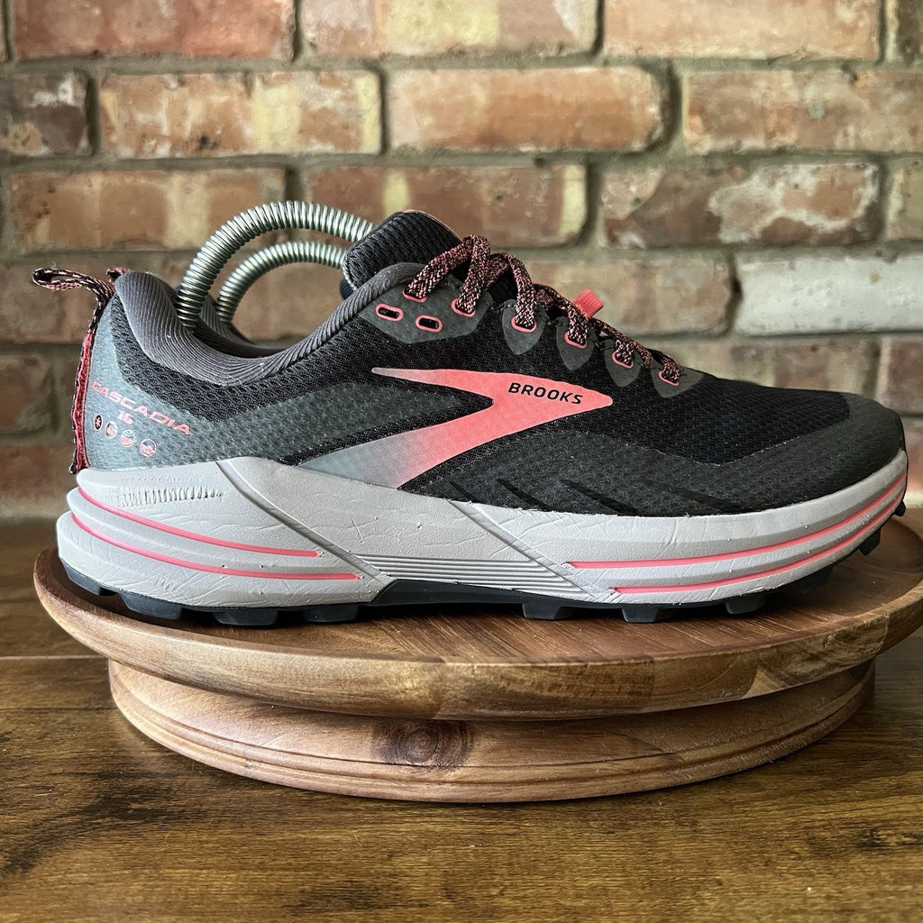 Brooks Women's Cascadia 16 GORE-TEX Trail Running Shoes Sneakers Women's 10