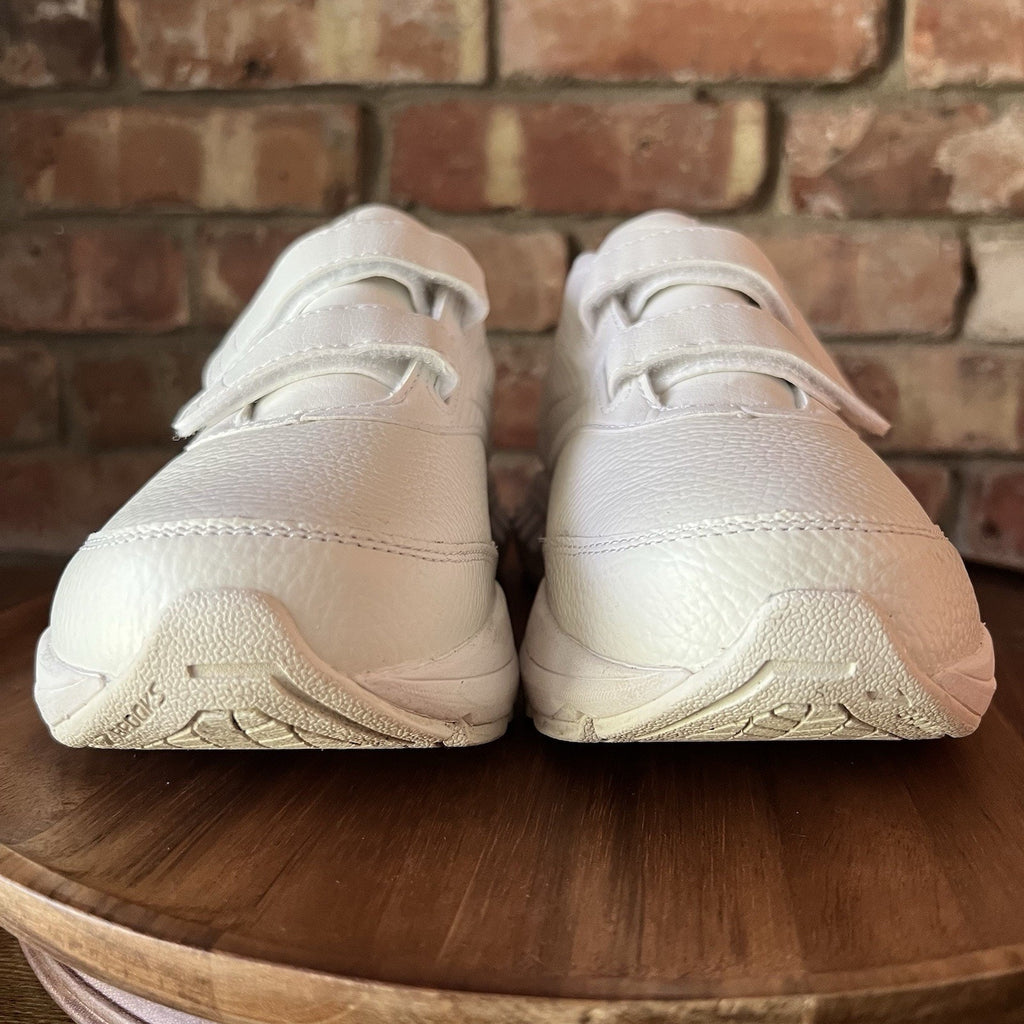 Brooks Addiction Walker 2 White Leather Sneakers Shoes Women’s 7.5 Wide 2E