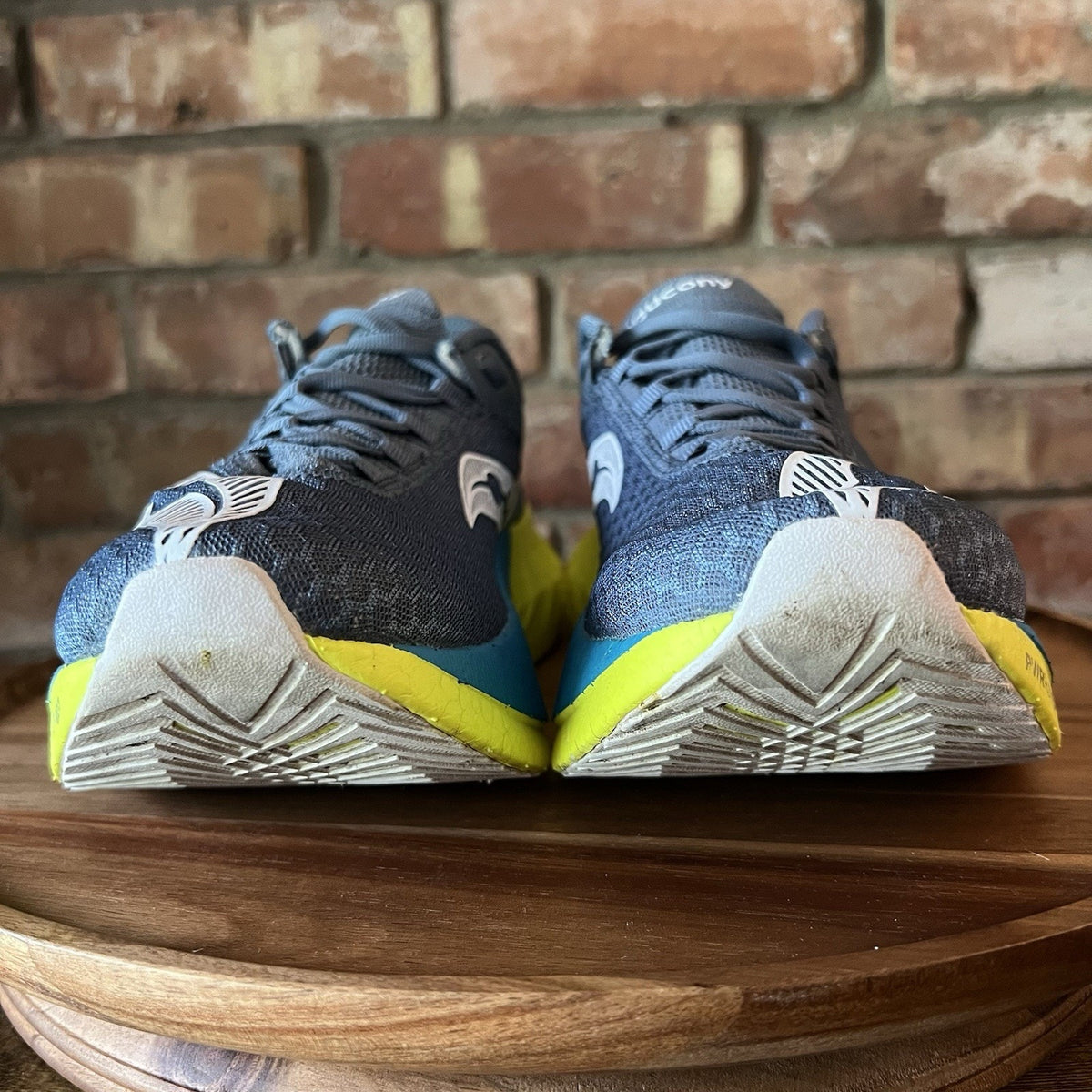 Saucony Endorphin Pro 4 Womens Size 8 Blue Yellow Race Running Shoes Sneakers