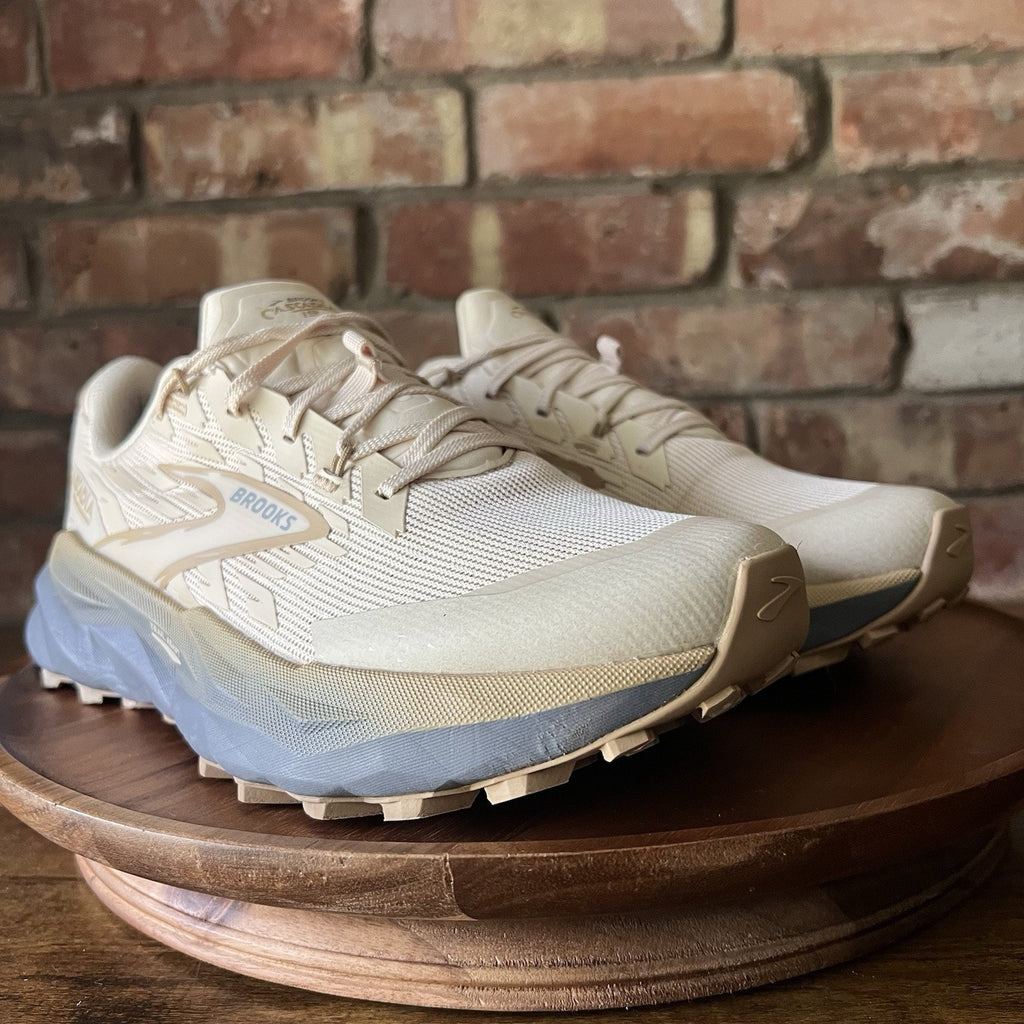 Brooks Cascadia 19 Tan Neural Balanced Cushion Trail Womens 8.5 Running Shoes