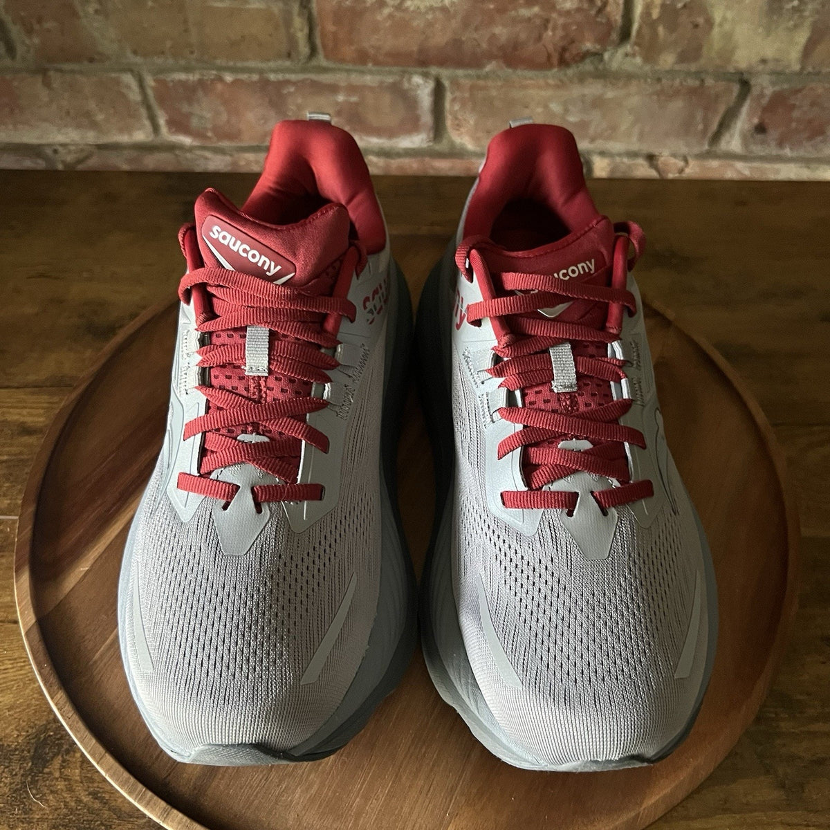 Saucony Hurricane 24 Max Cushion Stability Men's 7.5 Gray Crimson Running Shoes