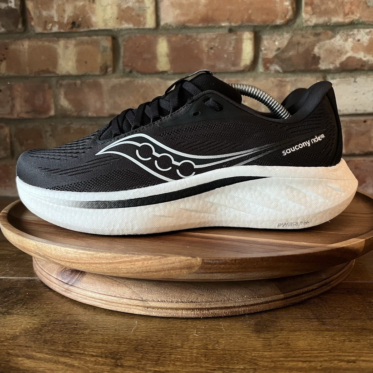 Saucony Ride 18 Women's 8 Plush Cushion Black Neutral Running Shoes Sneakers