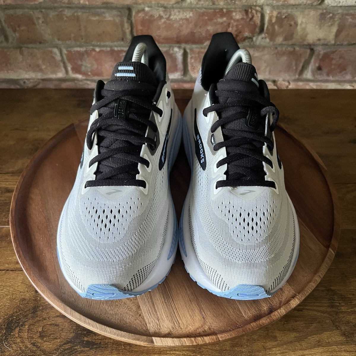 Brooks Ghost 18 Mens 8.5 White Black Neutral Balance Cushion Running Shoes