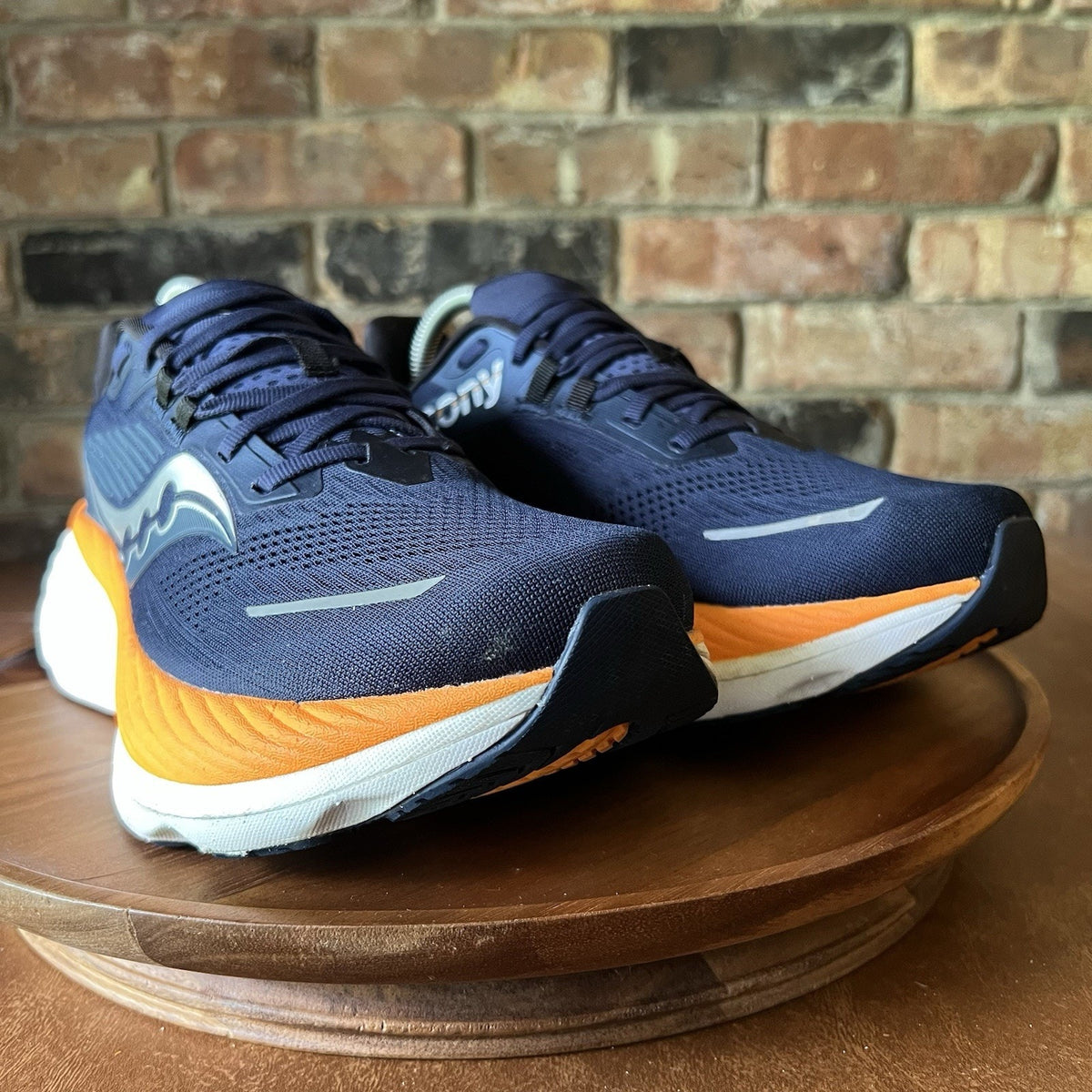 Saucony Hurricane 24 Max Cushion Stability Men's 9.5 Navy Running Shoes Sneakers