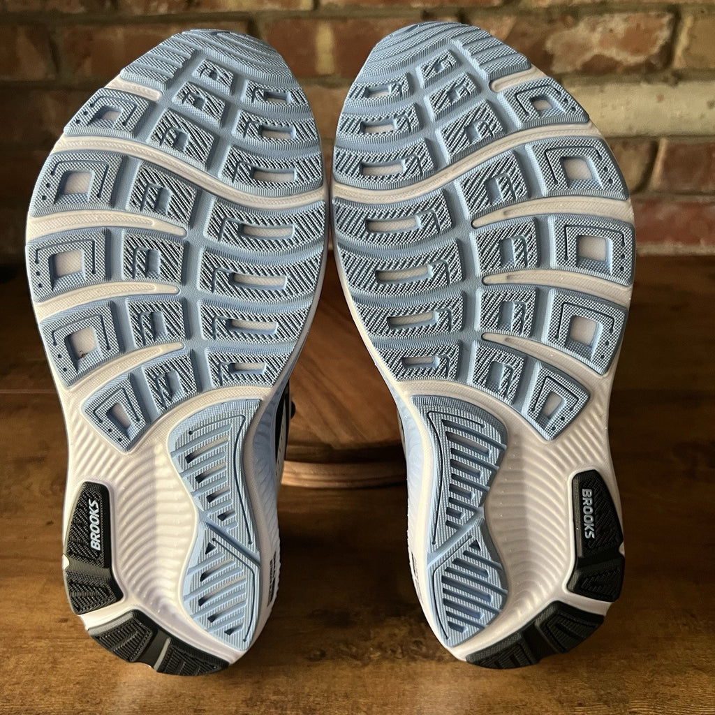 Brooks Ghost 18 Mens 8.5 White Black Neutral Balance Cushion Running Shoes