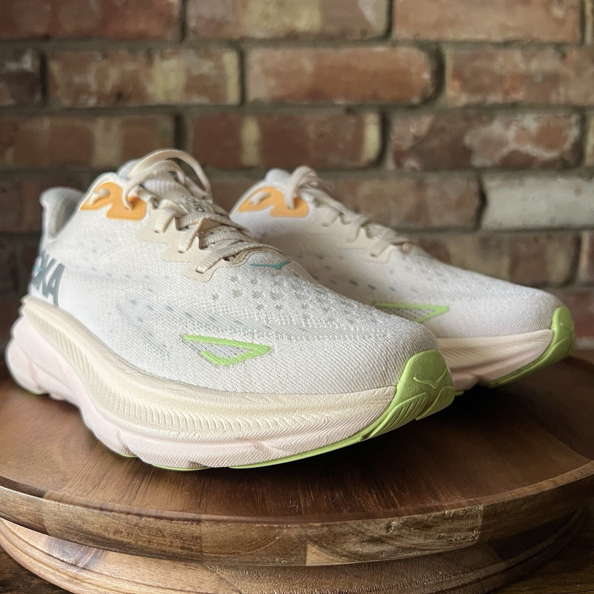 Hoka One One Clifton 9 Women's 7 Max Cushion Vanilla Running Shoes Sneakers