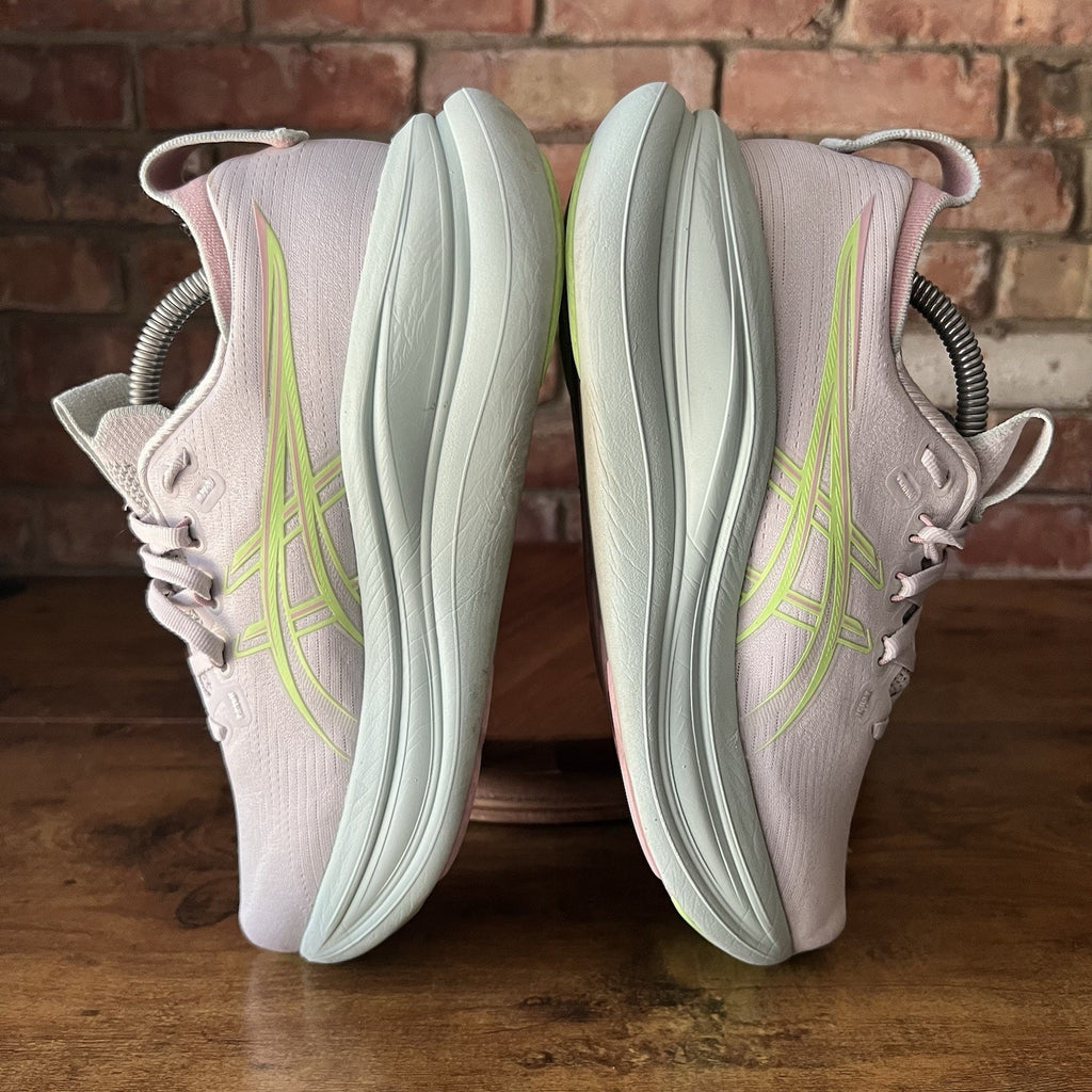 Asics Gel-Nimbus 28 Max Cushion Womens 7 Cream Green Running Shoes Sneakers