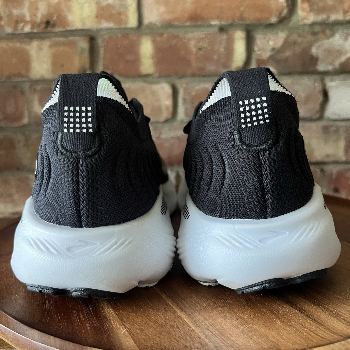 Brooks Adrenaline GTS 25 Supportive Mens 8 Black White Running Shoes Sneakers